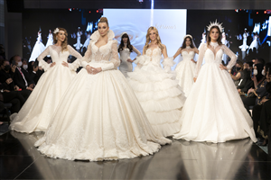 5. Gelin Damat Fashion Day 2021 Çırağan Sarayı'nda Pandemi Kuralları İle Gerçekleşti