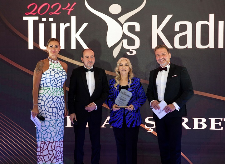 Türk İş Kadınları Ödül Töreni 2024 Plaket Töreni 3