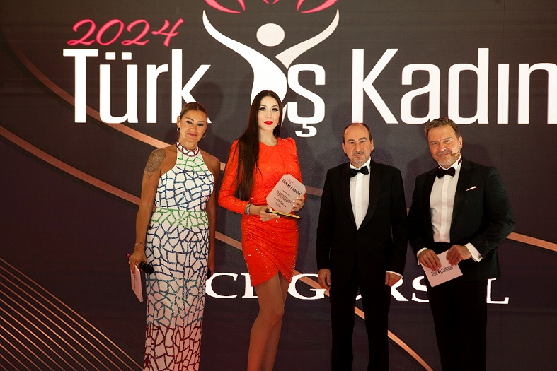 Türk İş Kadınları Ödül Töreni 2024 Plaket Töreni 2